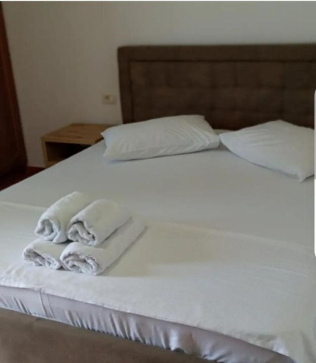 Anxhelos Hotel Himare Exterior foto