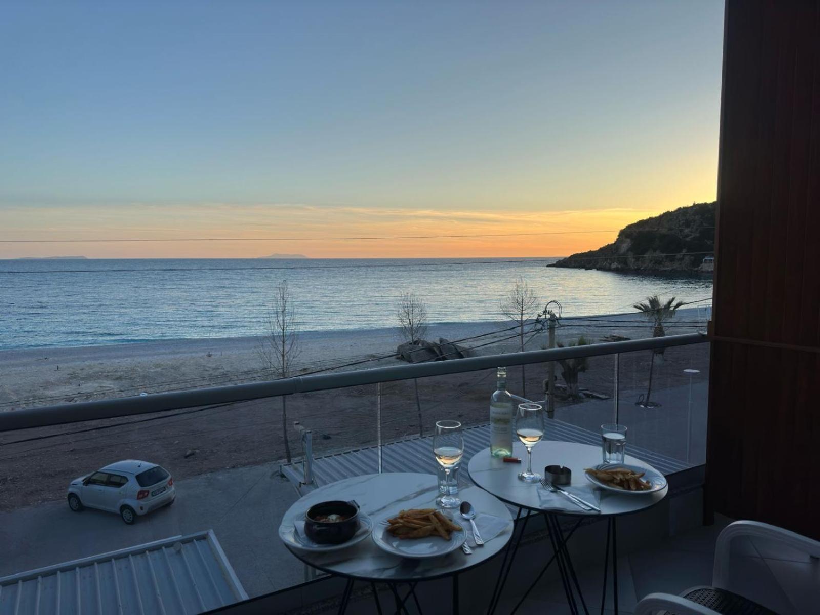 Anxhelos Hotel Himare Exterior foto