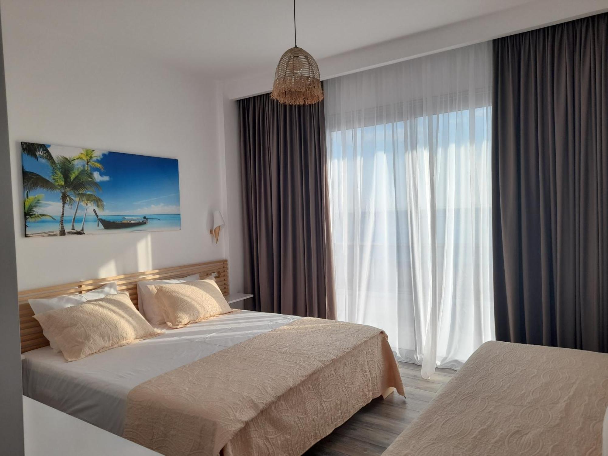 Anxhelos Hotel Himare Quarto foto